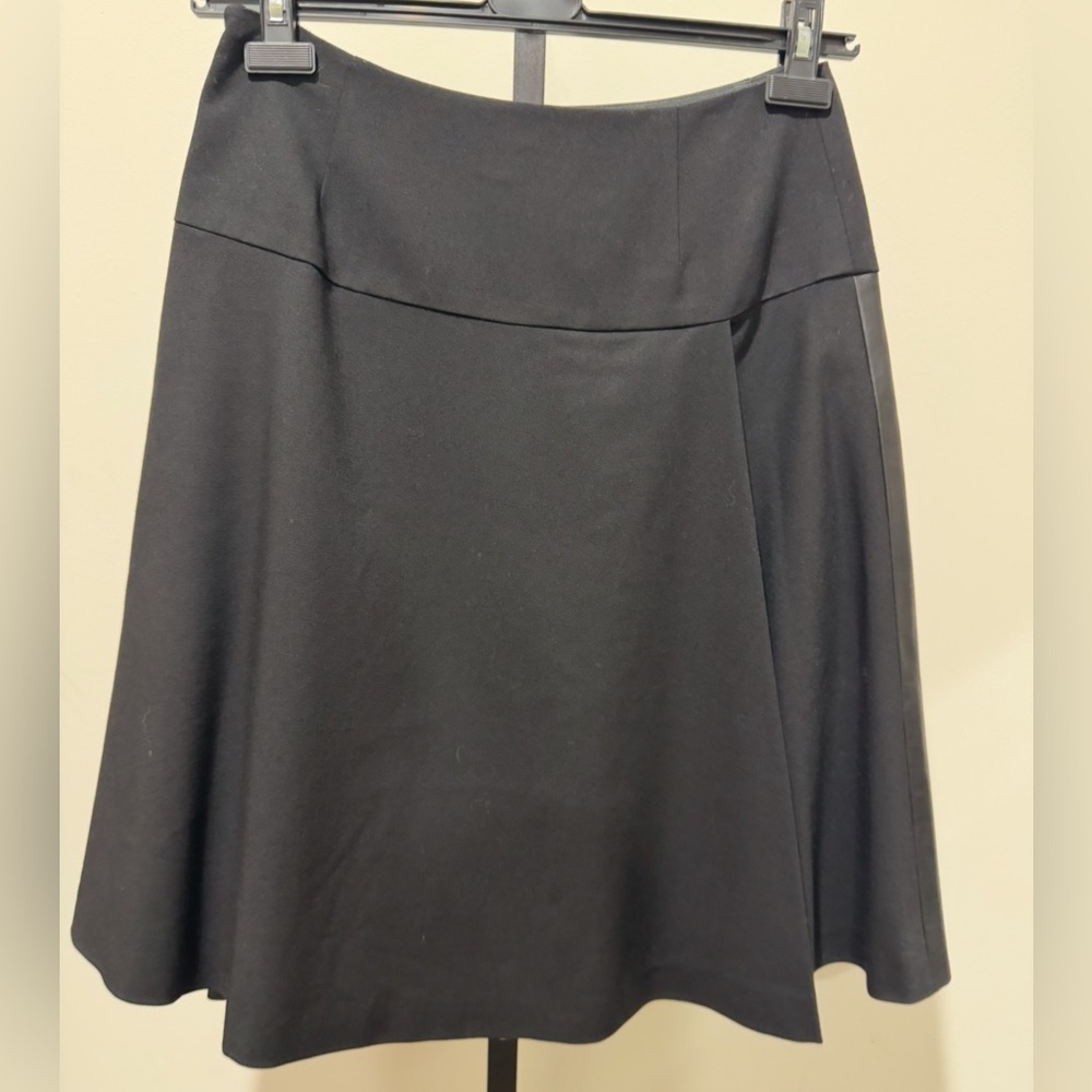 Per Se by Carlisle Black Leather Panel & Wool Flare Skirt Size 4 - Picture 2 of 10